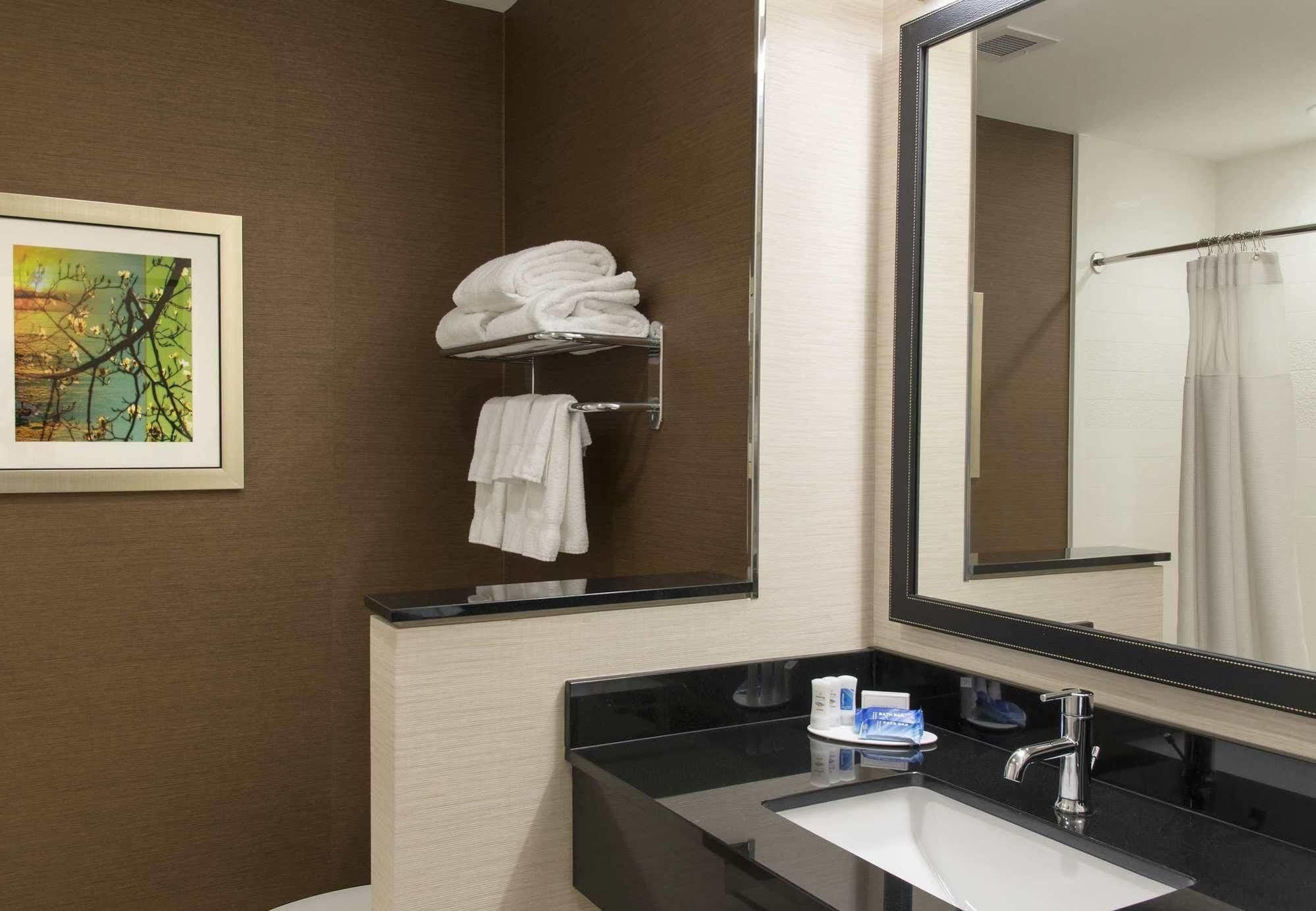 Fairfield Inn & Suites By Marriott Jackson Clinton Ngoại thất bức ảnh
